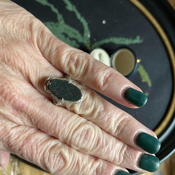 Vintage 14K white gold and Bloodstone Ring by Ostby and Barton - Picture 4 of 4